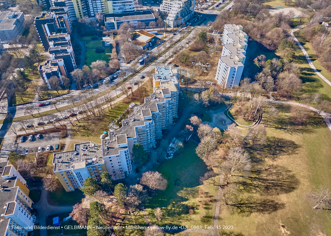 15.02.2023 - Marx-Zentrum und Wohnanlage Karl-Marx-Ring in Neuperlach